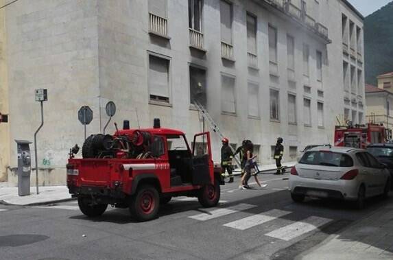 Incendio palazzo via Cucchiari