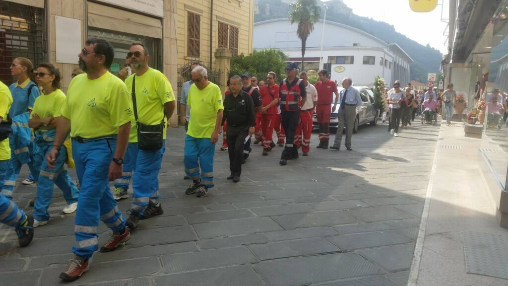 Misericordia e Croce Bianca accompagnano Gabrielli in chiesa