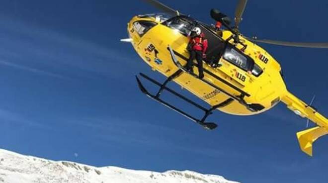 Un elicottero del soccorso alpino