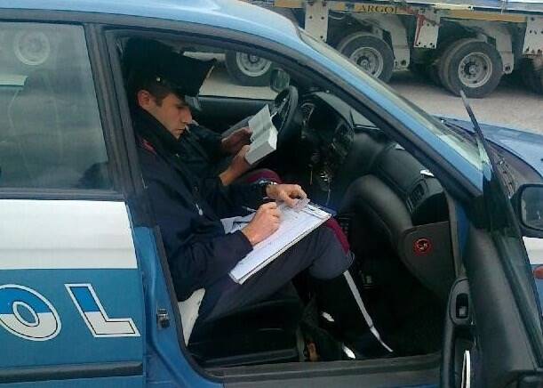 Un agente di polizia