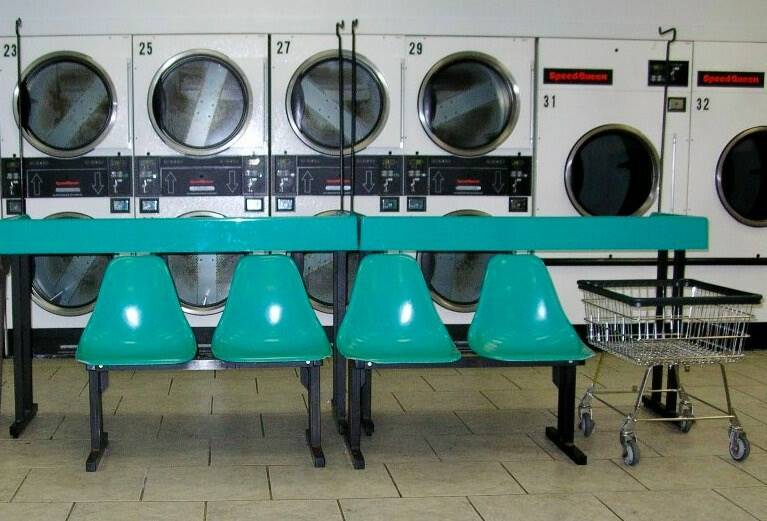 Una lavanderia self-service