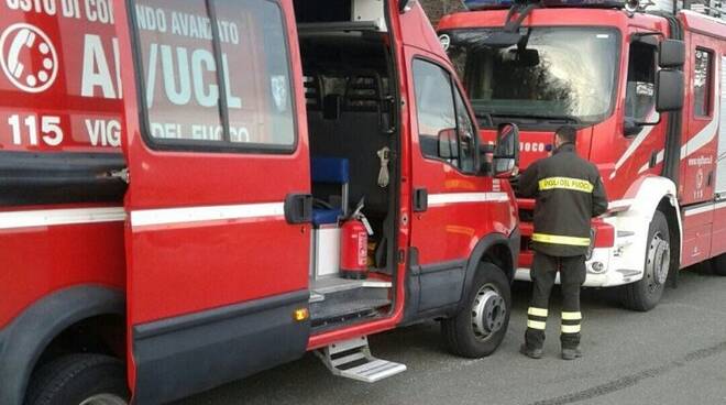 Due mezzi dei vigili del fuoco