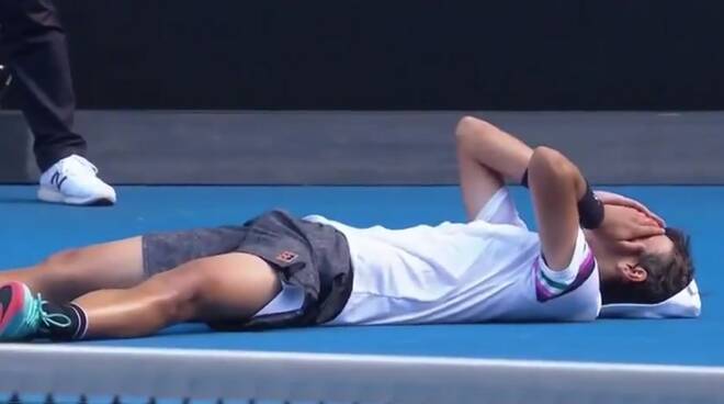 Lorenzo Musetti appena dopo aver vinto l'Australian Open