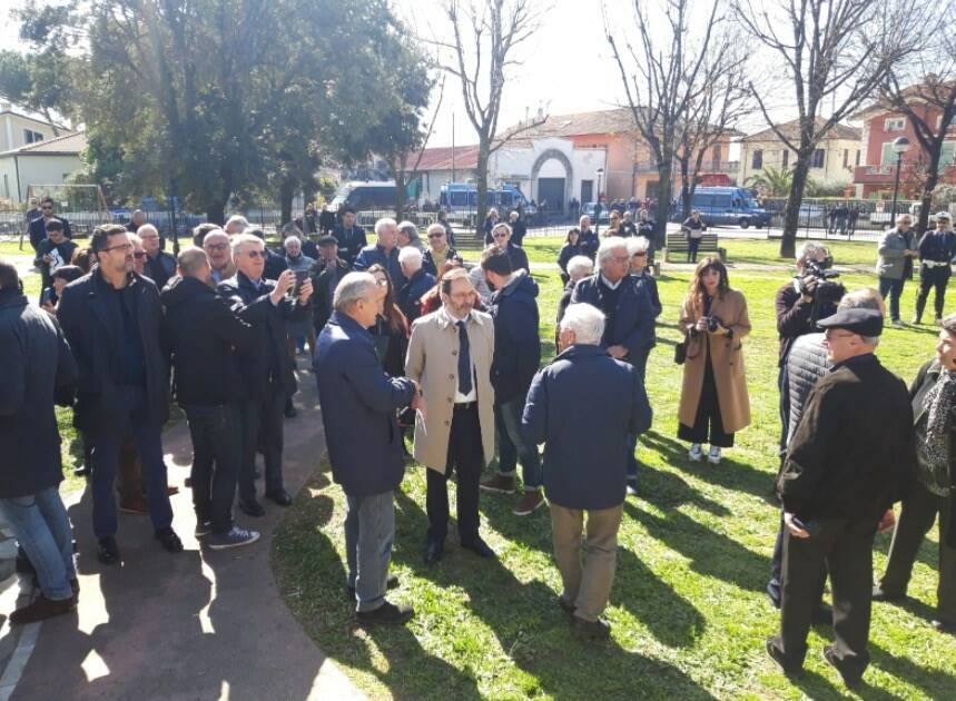 Inaugurato il monolite alla poesia "Primavera de Massa" di Ubaldo Bellugi