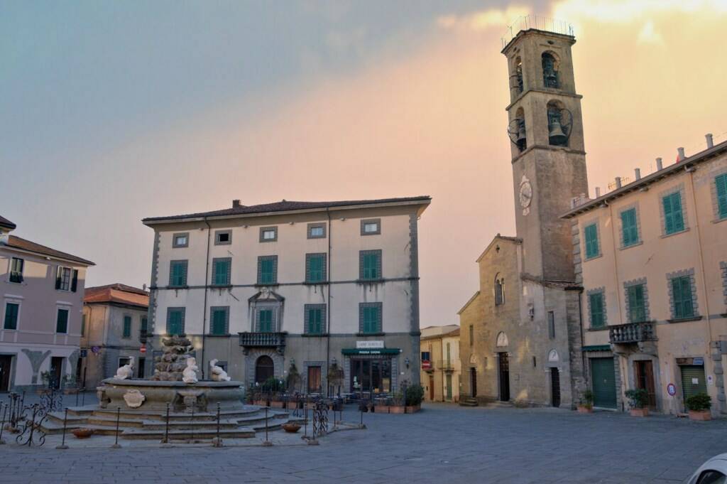 Piazza Medicea a Fivizzano