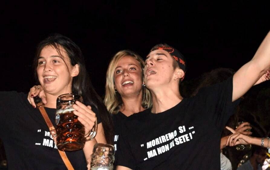 Ragazzi alla festa della birra di Carrara (Carrara Bier Fest)