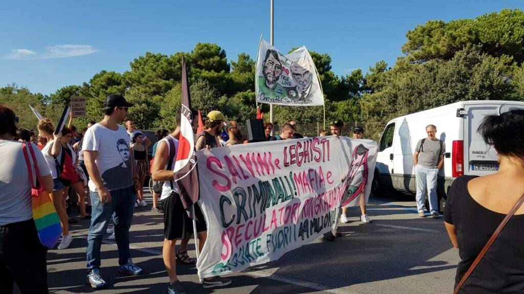 "Massa-Carrara non si Lega", la manifestazione anti-Salvini
