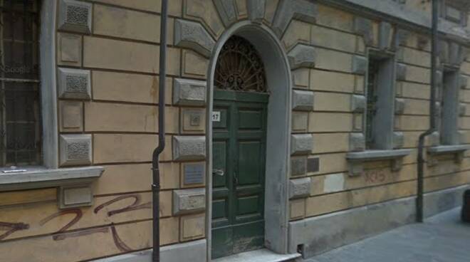 L'ingresso dell'ex sede distaccata della Provincia in via Cavour a Massa