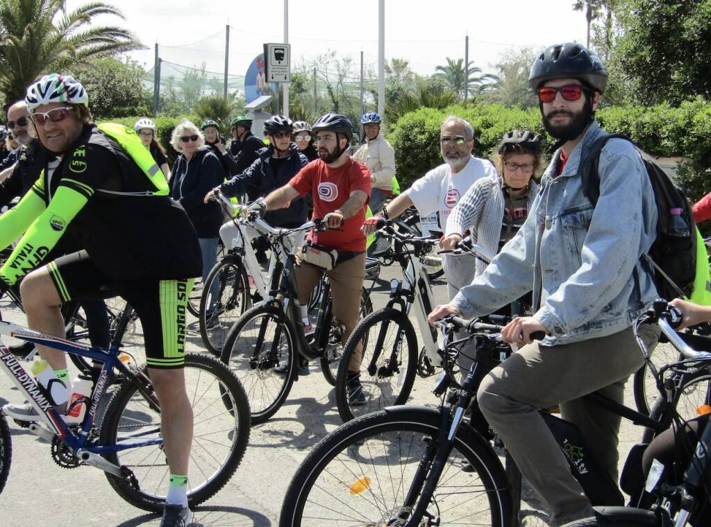 E-bikers al Cinquale