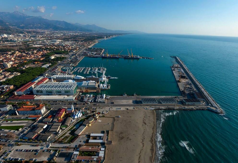 Il porto di Marina di Carrara