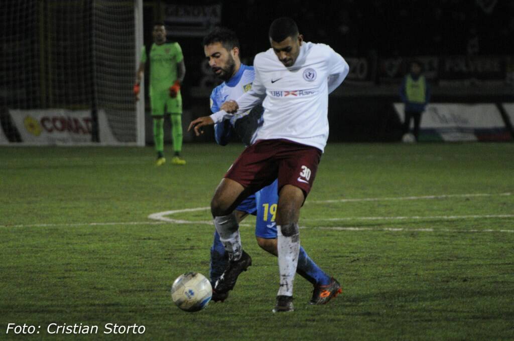 Carrarese-Arezzo (2-2)