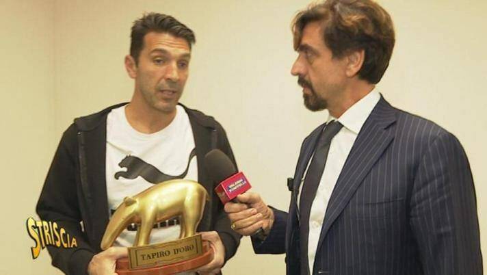 Gigi Buffon ritira il Tapiro d'Oro