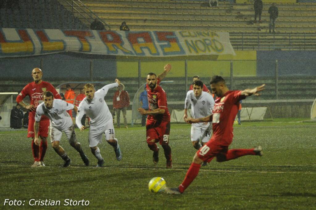 Carrarese-Pro Vercelli (3-2)