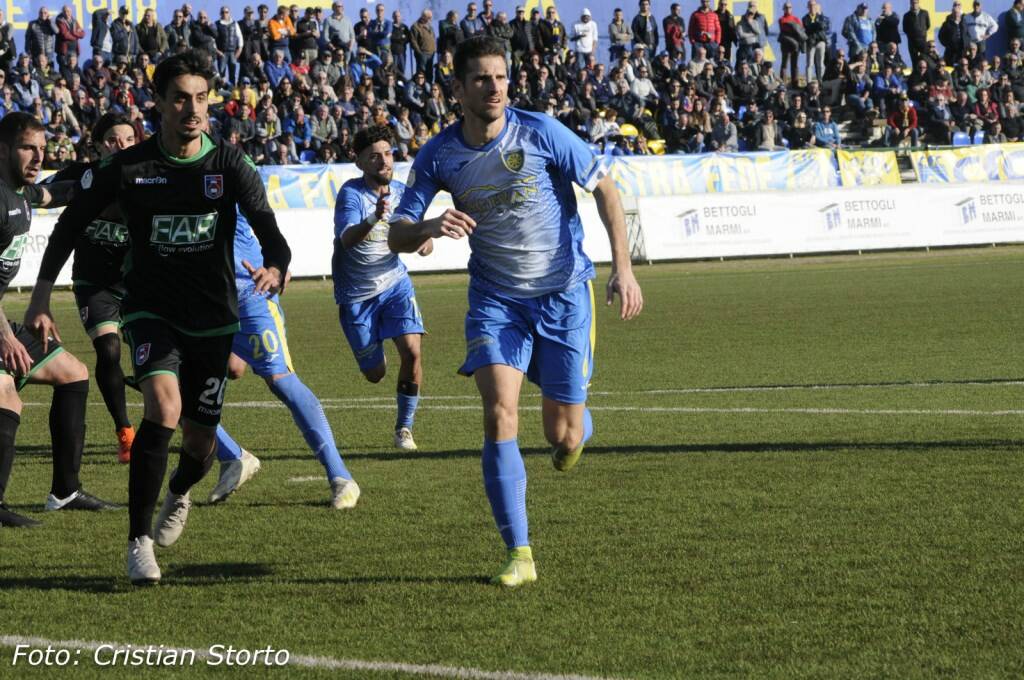 Carrarese-Gozzano (3-0): il fotoracconto