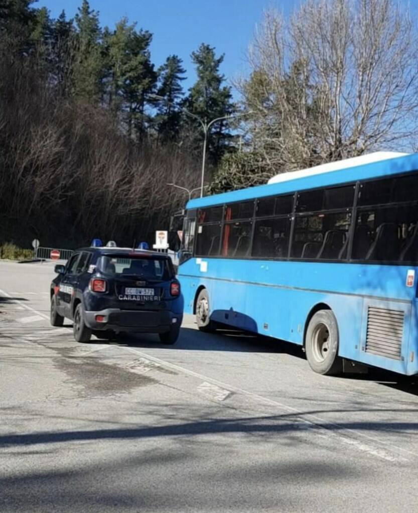 Droga sul bus degli studenti