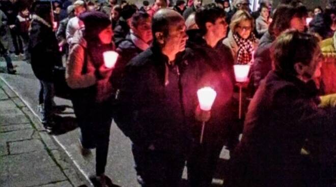 Fivizzano, la fiaccolata per la sanità 