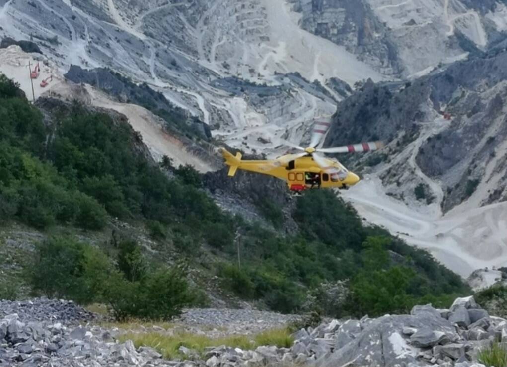 L'elisoccorso Pegaso tra le Apuane e le cave