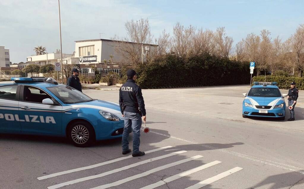 Polizia a Marina di Massa