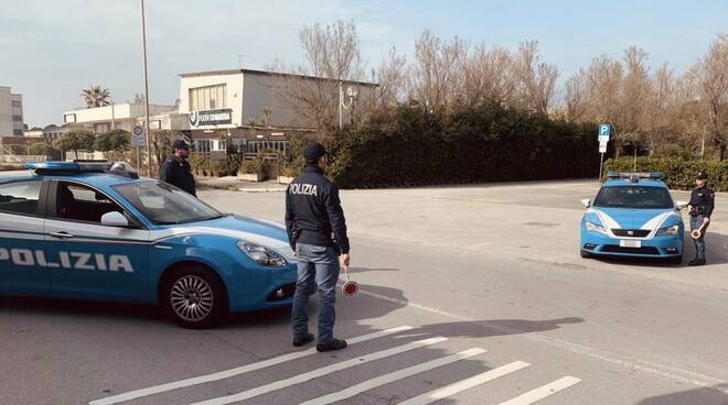 Polizia a Marina di Massa