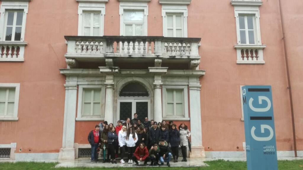 Gli studenti dell'alberghiero in visita al museo Gigi Guadagnucci