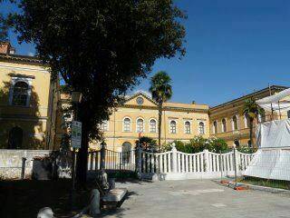 La biblioteca civica di piazza Gramsci