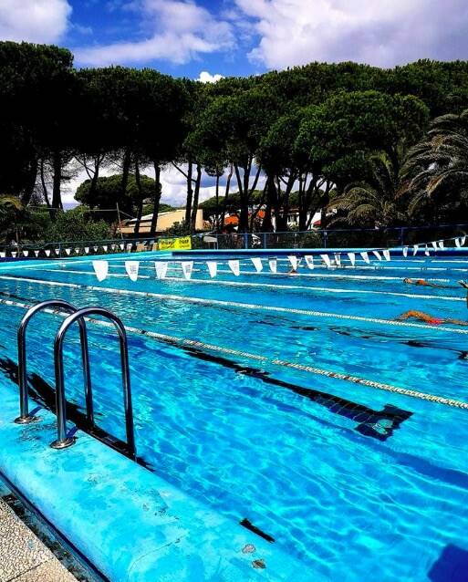 La piscina scoperta di Marina di Carrara