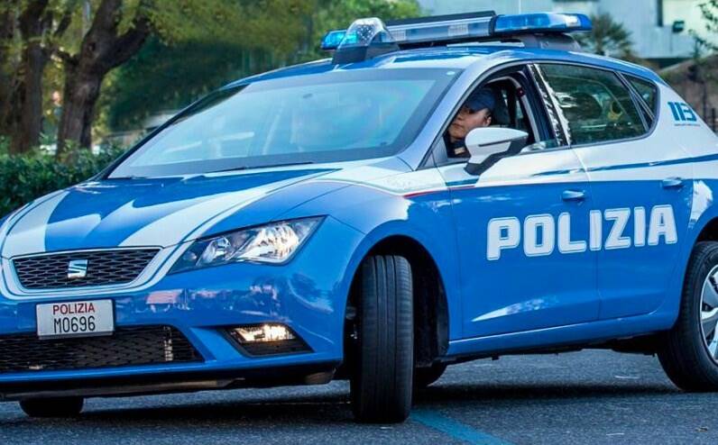 Una volante della polizia di Stato (repertorio)