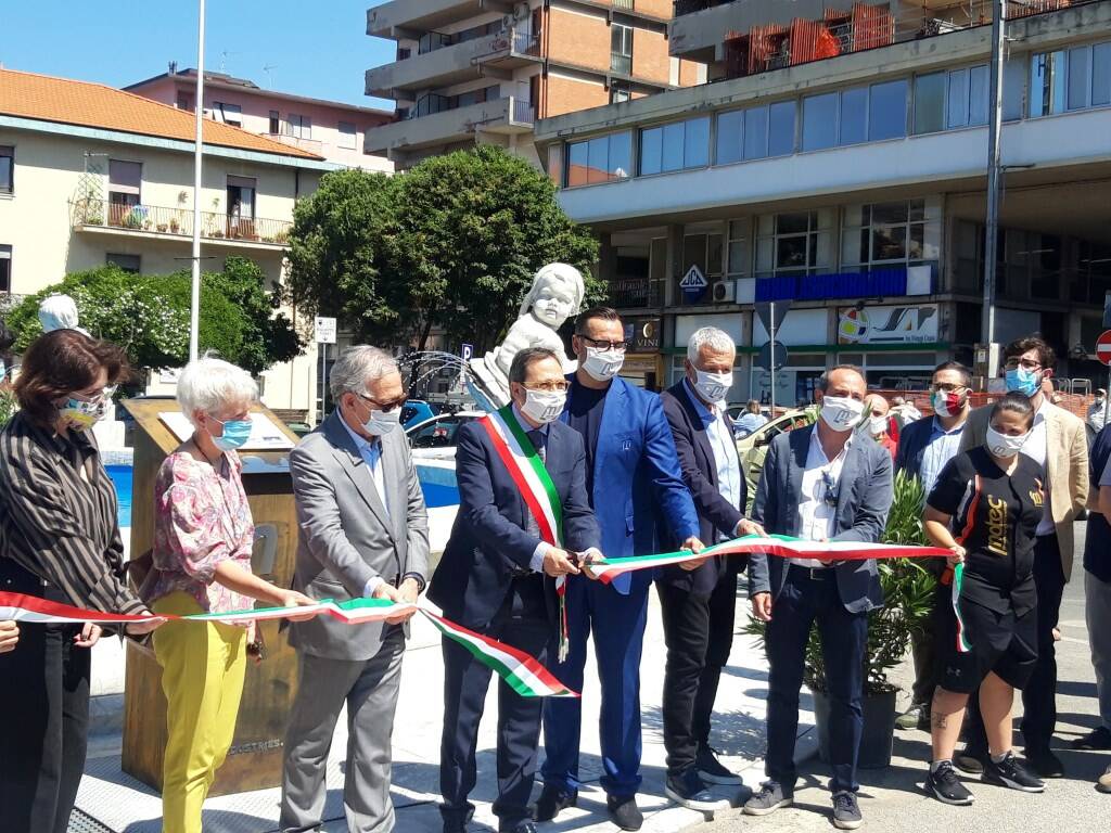 Inaugurazione della restaurata fontana di piazza Liberazione