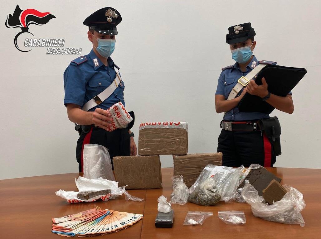 L'ingente quantitativo di droga sequestrato dai carabinieri