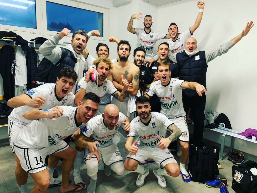 Selfie vittoria del Città di Massa dopo la sfida con i Saints Pagnano (5-6)