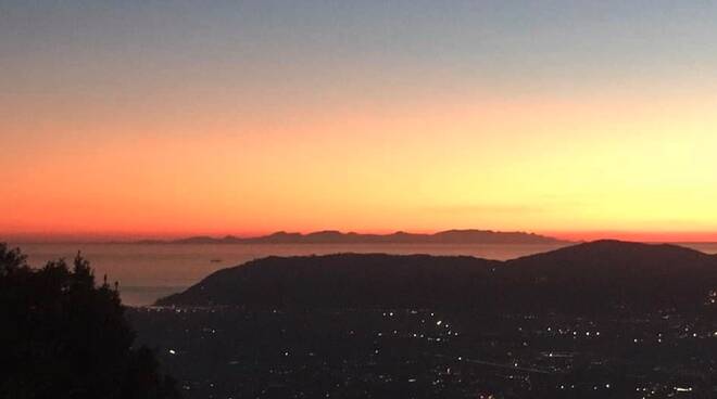 La Corsica vista da Fosdinovo