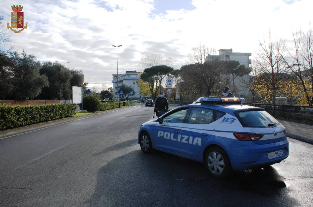 Polizia avenza, polizia stazione avenza, polizia peep avenza