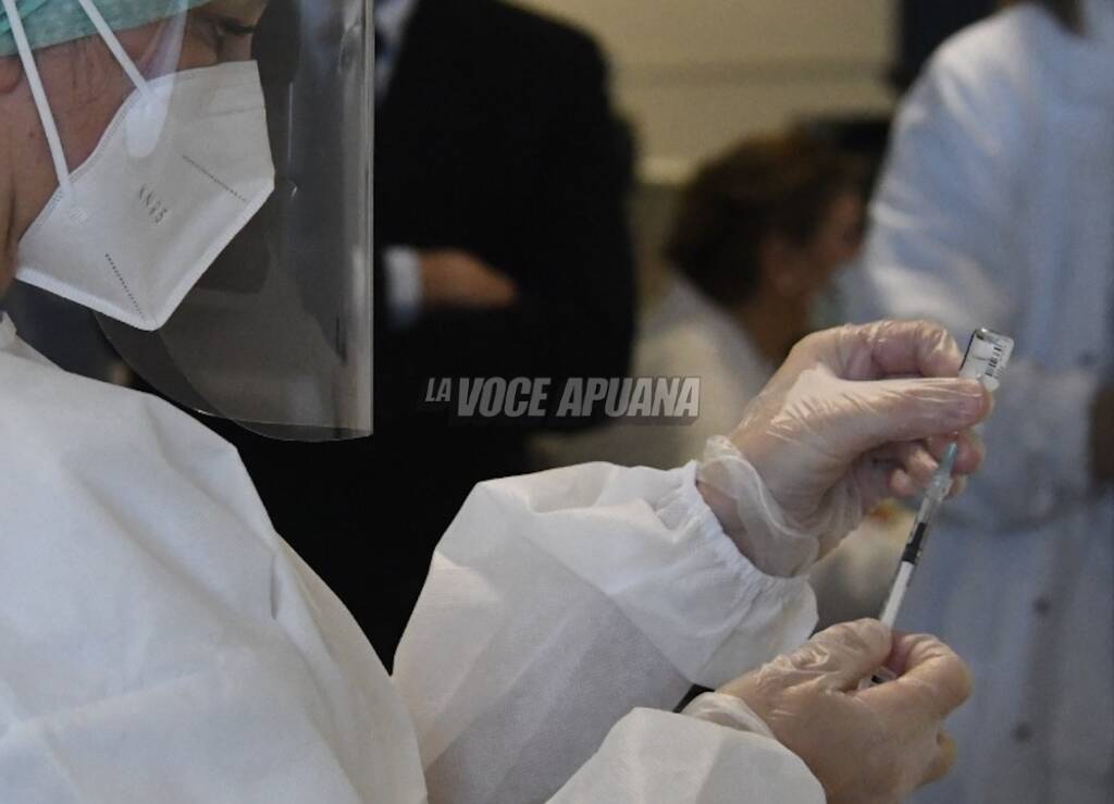 Prime vaccinazioni anti-covid al Noa