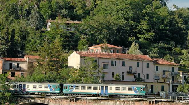 ferrovia pontremolese treno aulla fortezza brunella