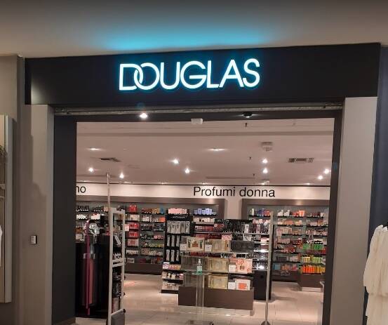 douglas profumeria massa centro