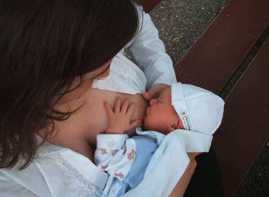 allattamento al seno neonato bambino lattante