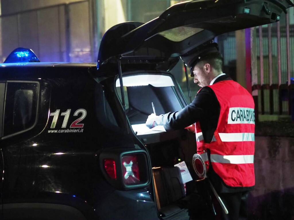 carabinieri notte multa sanzione posto di blocco ammenda