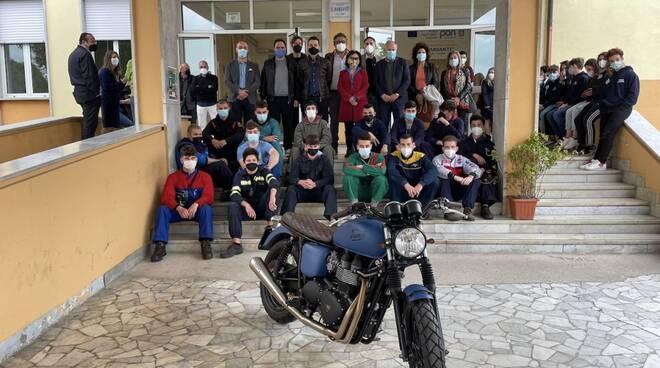 istituto barsanti moto alo scuola studenti