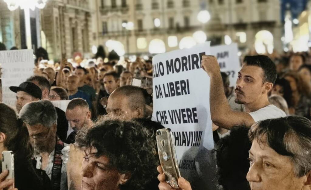 manifestazione torino green pass