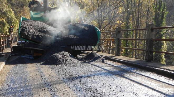 lavori in corso, asfalto, manutenzione strade, asfaltatura