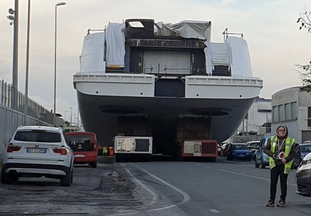 trasporto eccezionale, megayacht viale zaccagna