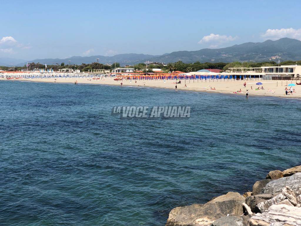 spiaggia marina di carrara