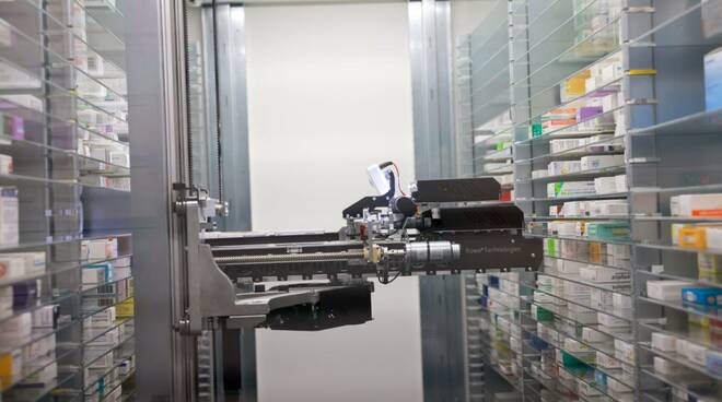 magazzino farmaceutico robotizzato (foto da pagina social Comune di Aulla)