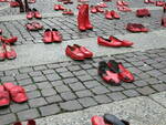 scarpe rosse foto da wikimeida commons  Flickr