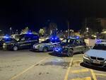 forze dell'ordine polizia carabinieri stazione massa notte