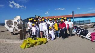 Pulizia spiagge Legambiente - Liceo Gentileschi